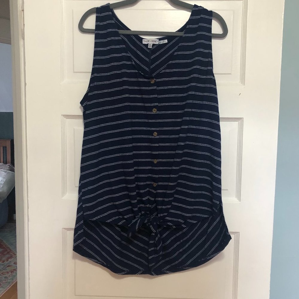 Thyme & Honey Sleeveless Tie-front buttoned top - XL